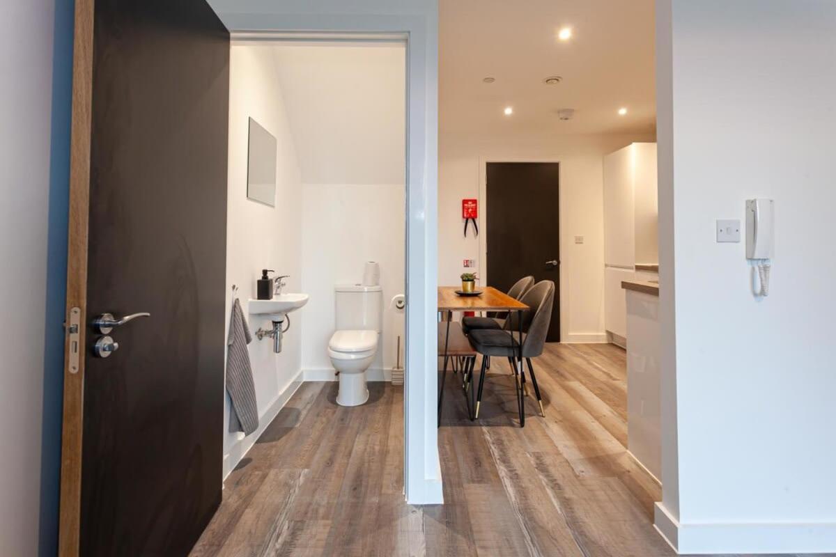 Superb 2 Bed Flat 5Min To Old Trafford Stadium Manchester Extérieur photo