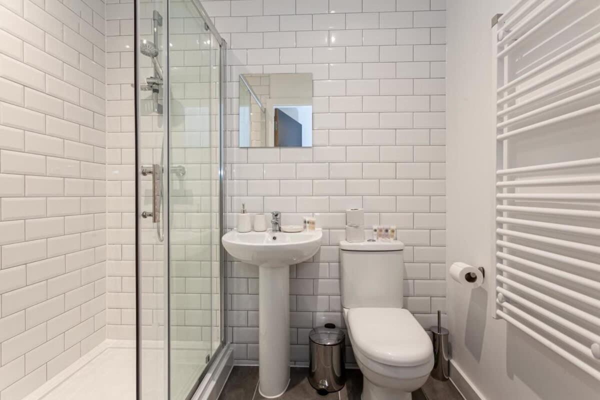 Superb 2 Bed Flat 5Min To Old Trafford Stadium Manchester Extérieur photo